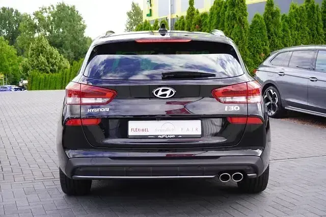 Neu Hyundai i30 N Line 140 PS (102 kW) 2025 Schwarz Kombi