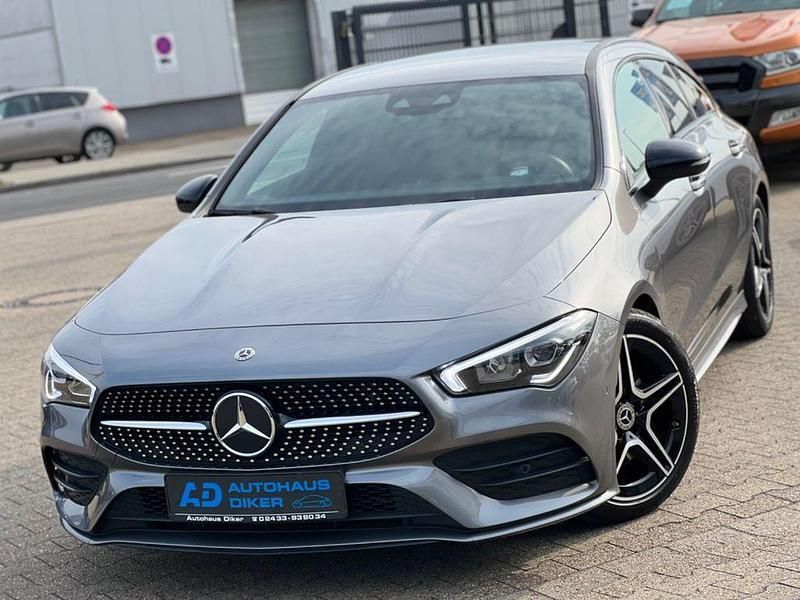 Grau metallic Gebraucht 2020 Mercedes CLA200 Shooting Brake AMG line Kombi | 27.900 € (Teuer) - Bild 1/4