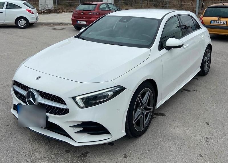 Weiß Gebraucht 2019 Mercedes A220 AMG Kleinwagen | 24.900 € (Etwas zu teuer) - Bild 1/4