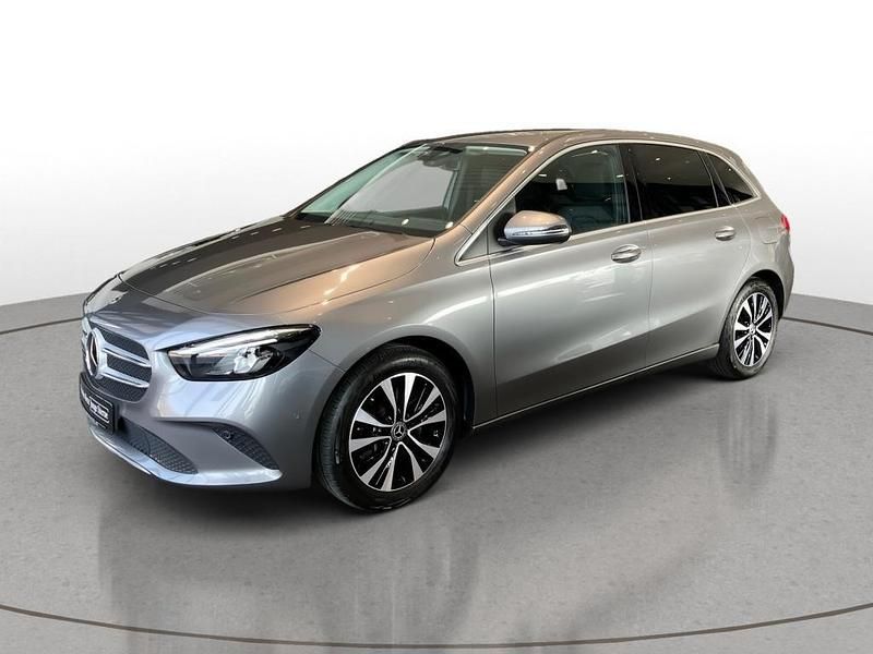 Gebraucht Mercedes E250 Progressive 160 PS (117 kW) 2022 Metalliclack mountaingrau Limousine