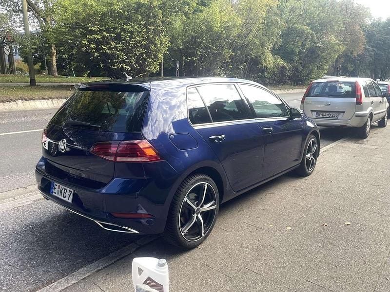 Blau Gebraucht 2018 VW Golf VII Join Kleinwagen | 12.250 € (Guter Preis) - Bild 1/4