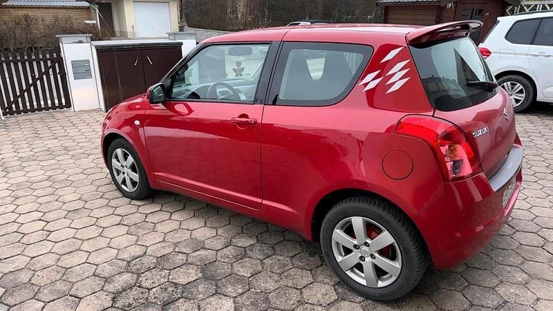 Rot Gebraucht 2009 Suzuki Swift Kleinwagen | 1.900 € (Guter Preis) - Bild 1/4