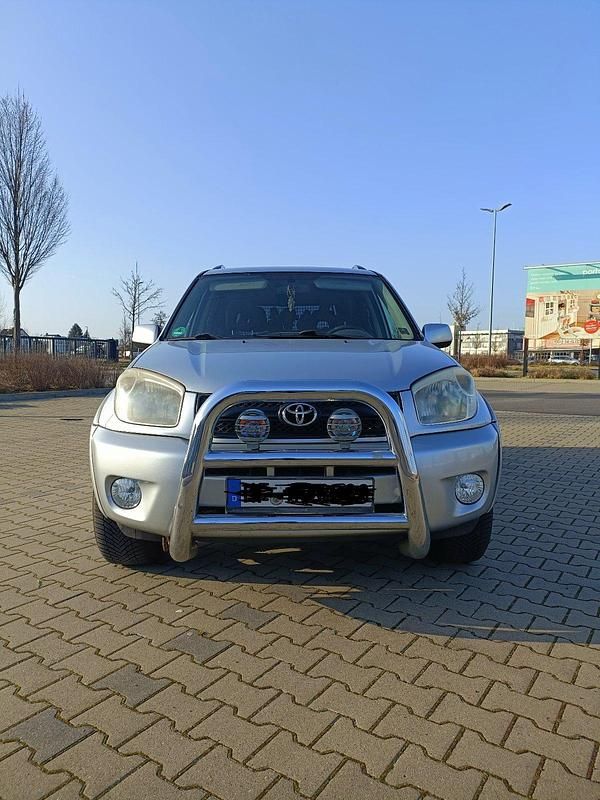 Silber Gebraucht 2005 Toyota RAV4 SUV | 7.200 € (Teuer) - Bild 1/4