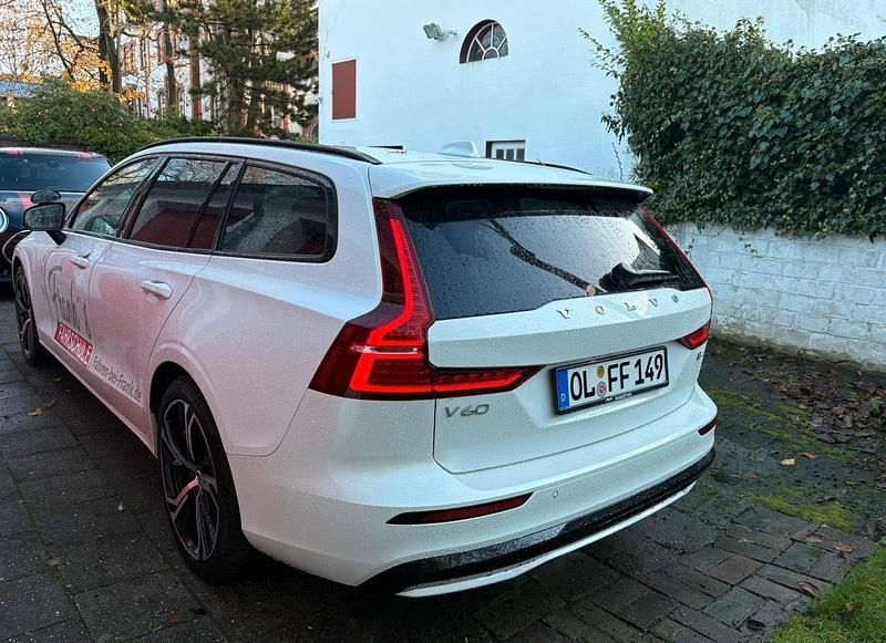 Gebraucht Volvo V60 Plus 197 PS (144 kW) 2024 Weiß Kombi