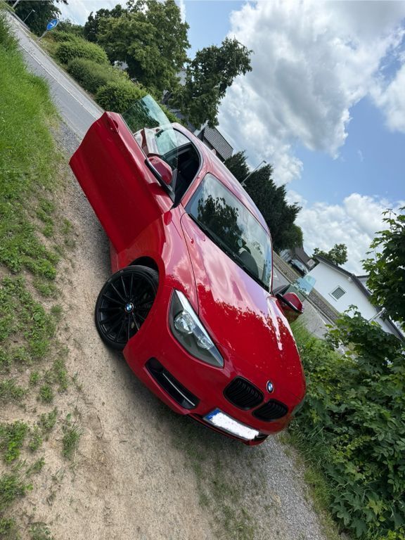 Rot Gebraucht 2012 BMW 118 M Sport Kleinwagen | 7.800 € (Fairer Preis) - Bild 1/4