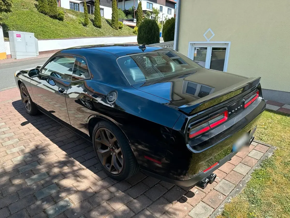 Używany Dodge Challenger 309 KM (227 kW) 2018 Czarny Coupe