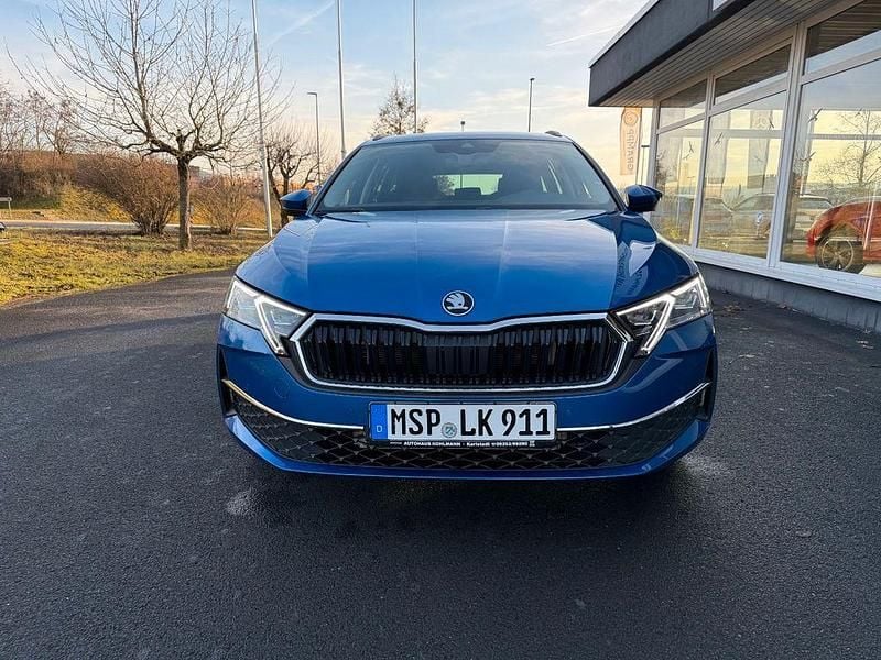 Gebraucht Skoda Octavia Selection 150 PS (110 kW) 2025 Blau Kombi