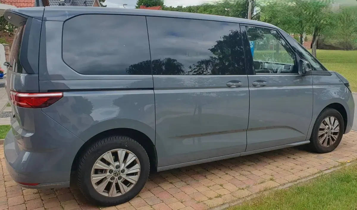 Gebraucht VW Multivan 150 PS (110 kW) 2023 Van / Kleinbus