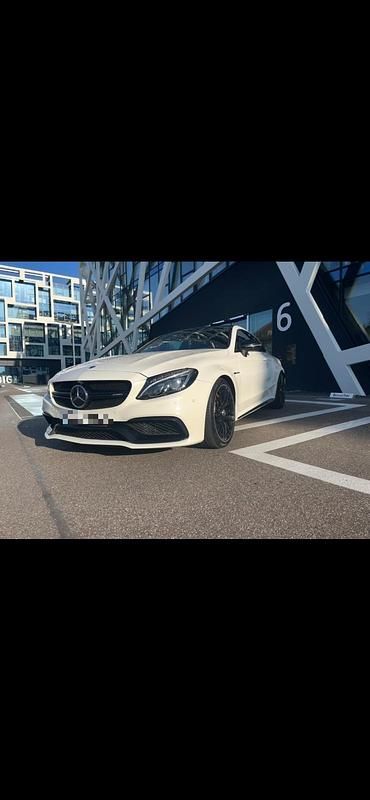 Weiß Gebraucht 2016 Mercedes C63 AMG AMG Coupé | 52.000 € (Etwas zu teuer) - Bild 1/4