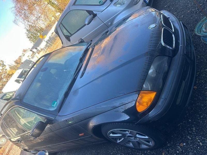 Gebraucht BMW 330 Performance 184 PS (135 kW) 2000 Schwarz Kombi