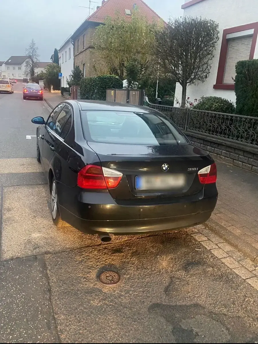 Brugt BMW 318 Basis 129 HK (94 kW) 2005 Sort Sedan