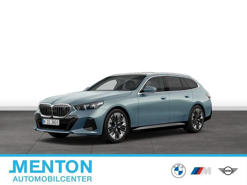 Grün Gebraucht 2025 BMW i5 M Sport Kombi | 66.461 € (Fairer Preis) - Bild 1/4