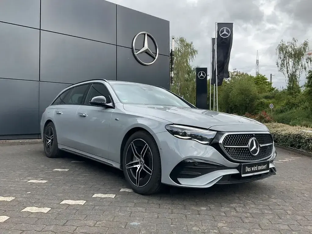 Gebraucht Mercedes E300 AMG line 204 PS (150 kW) 2025 Grau Limousine