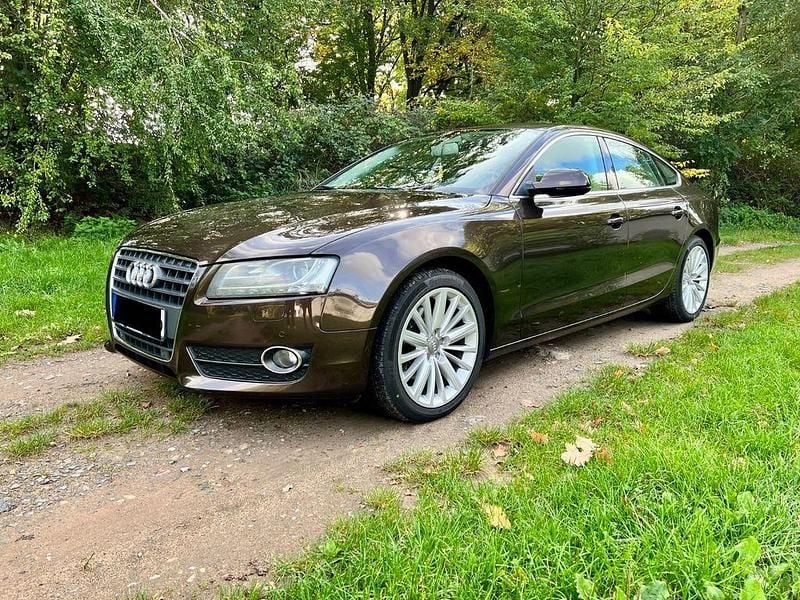 Braun Gebraucht 2010 Audi A5 Sportback Sport Limousine | 12.499 € (Fairer Preis) - Bild 1/4