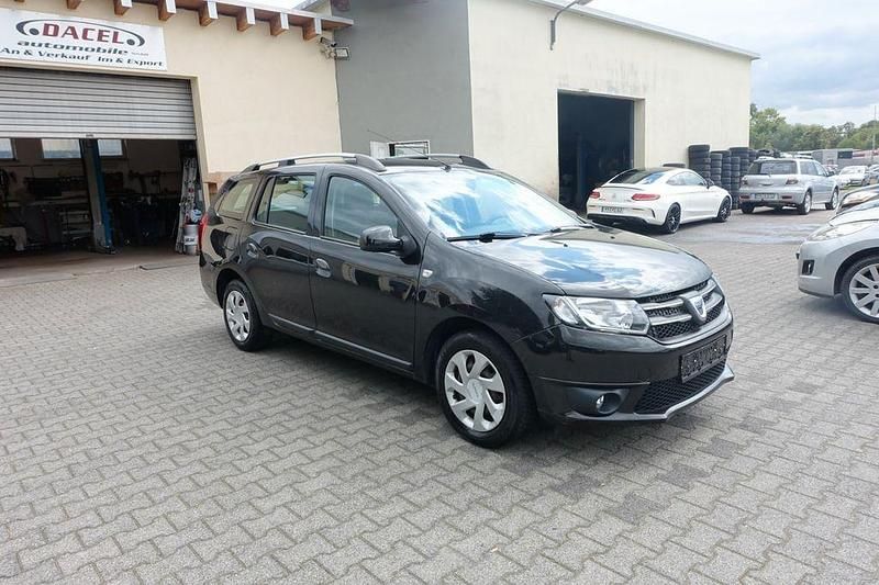 Schwarz Gebraucht 2014 Dacia Logan Lauréate Limousine | 3.990 € (Superpreis) - Bild 1/4