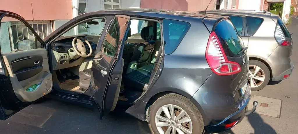 Gebraucht Renault Scenic E-Tech Bose Edition 131 PS (96 kW) 2011 Van / Kleinbus