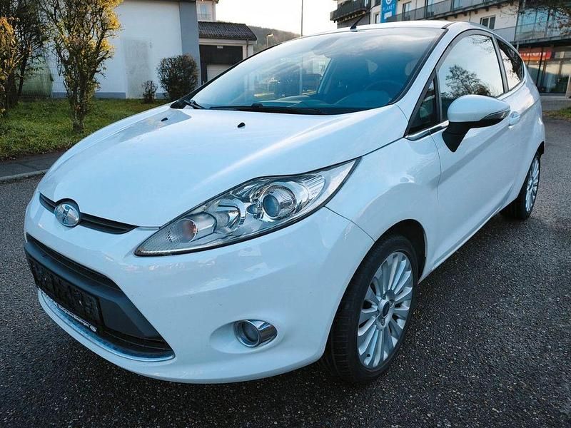Gebraucht Ford Fiesta Titanium 120 PS (88 kW) 2009 Weiß Kleinwagen