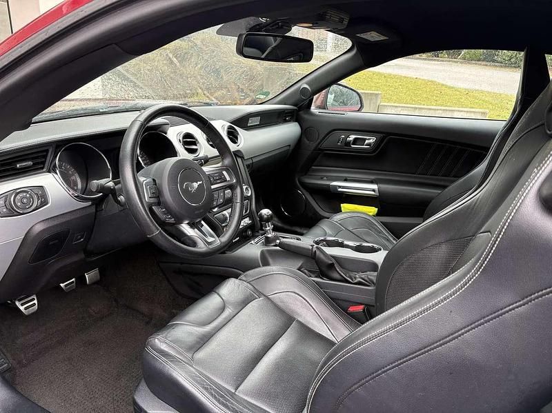 Gebraucht Ford Mustang Premium 317 PS (233 kW) 2016 Rot Coupé