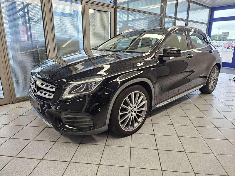Gebraucht Mercedes GLA200 156 PS (114 kW) 2018 Schwarz SUV