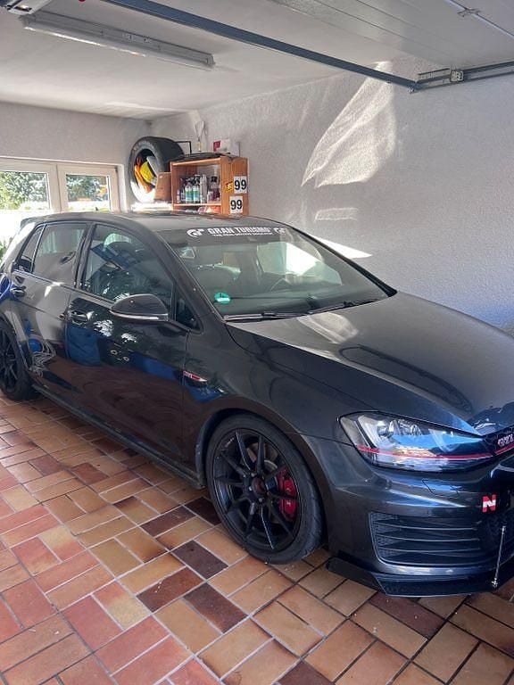 Grau Gebraucht 2016 VW Golf VII GTI Limousine | 15.000 € (Guter Preis) - Bild 1/4