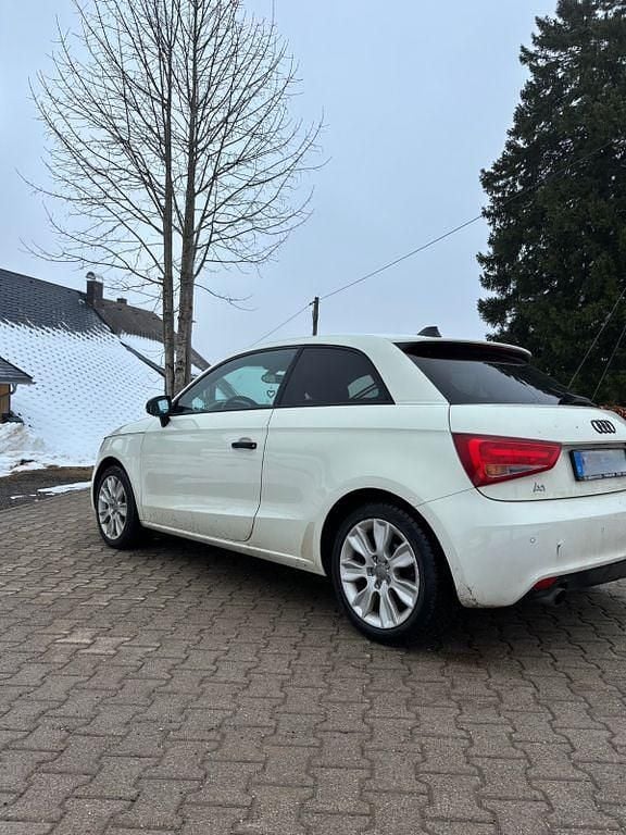 Gebraucht Audi A1 Ambition 105 PS (77 kW) 2011 Weiß Kleinwagen