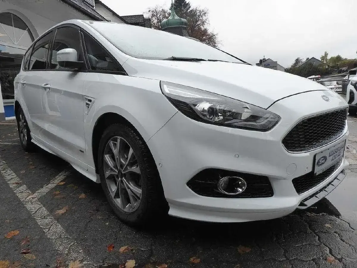 Używany Ford S-MAX ST-Line 190 KM (139 kW) 2018 Biały Minivan