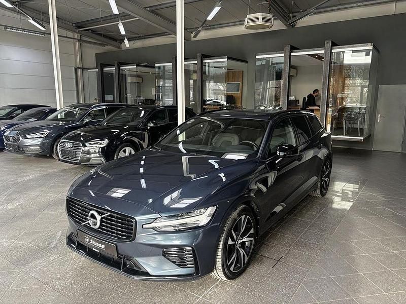 Denim blue / metallic Gebraucht 2020 Volvo V60 R-Design Kombi | 27.490 € (Fairer Preis) - Bild 1/4