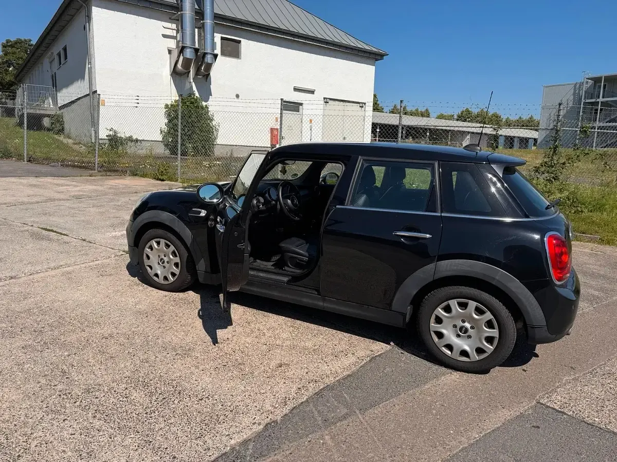 Gebraucht Mini Cooper D 116 PS (85 kW) 2015 Schwarz Kleinwagen