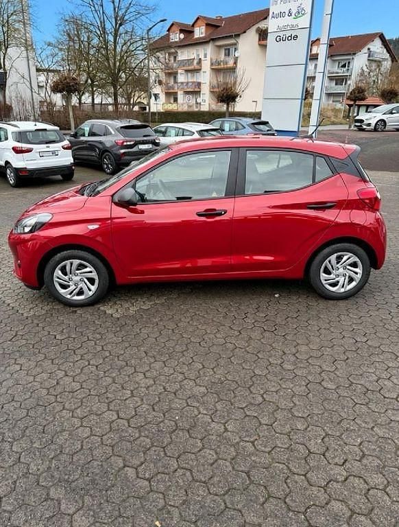 Neu Hyundai i10 Select 63 PS (46 kW) 2026 Rot Kleinwagen