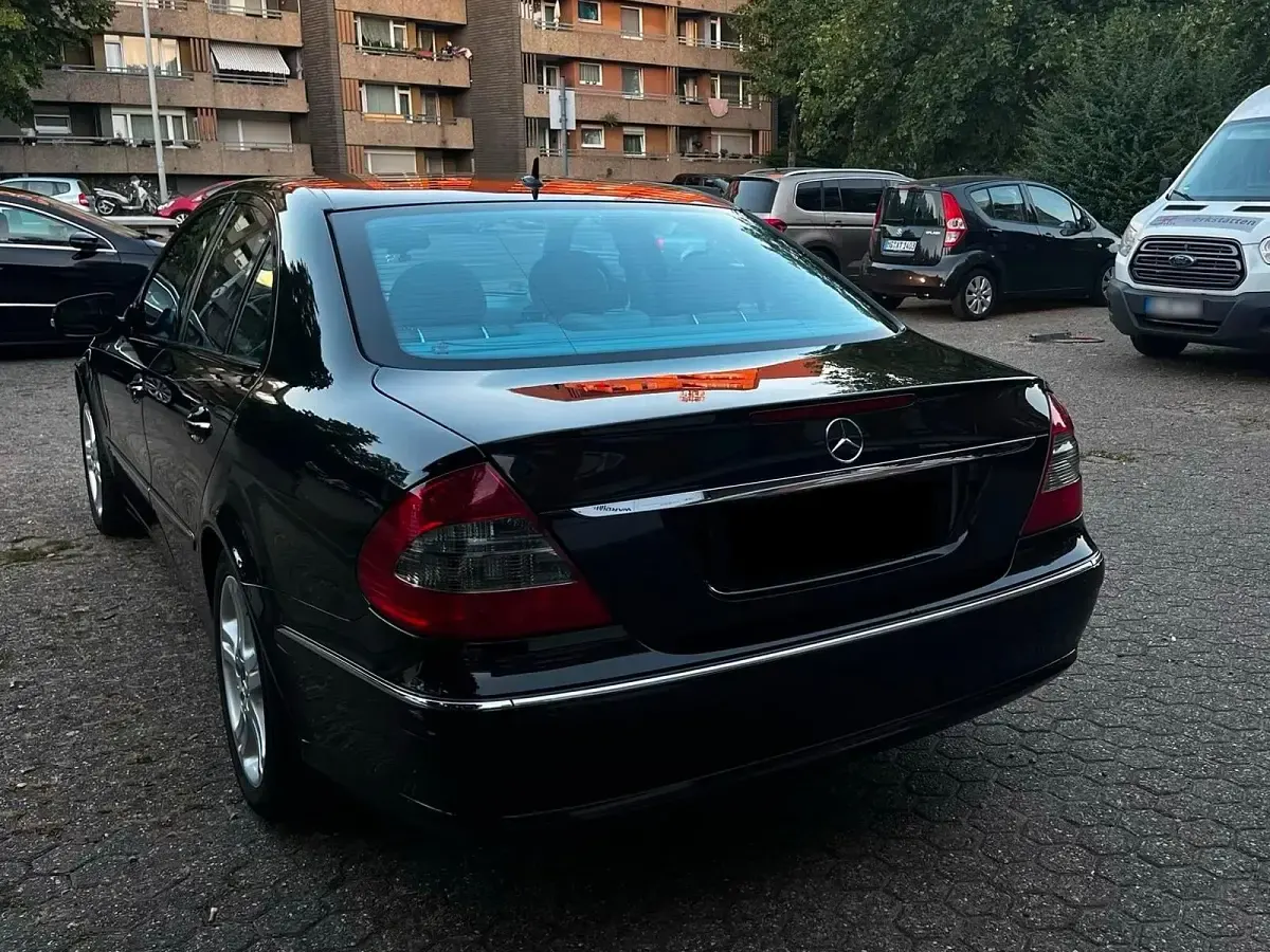 Gebraucht Mercedes E280 190 PS (139 kW) 2006 Schwarz Limousine