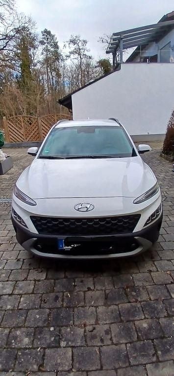 Gebraucht Hyundai Kona Edition 30+ 120 PS (88 kW) 2021 Weiß SUV