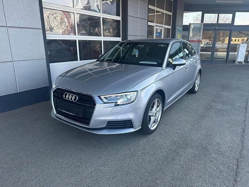Gebraucht Audi A3 Basis 116 PS (85 kW) 2018 Silber Limousine
