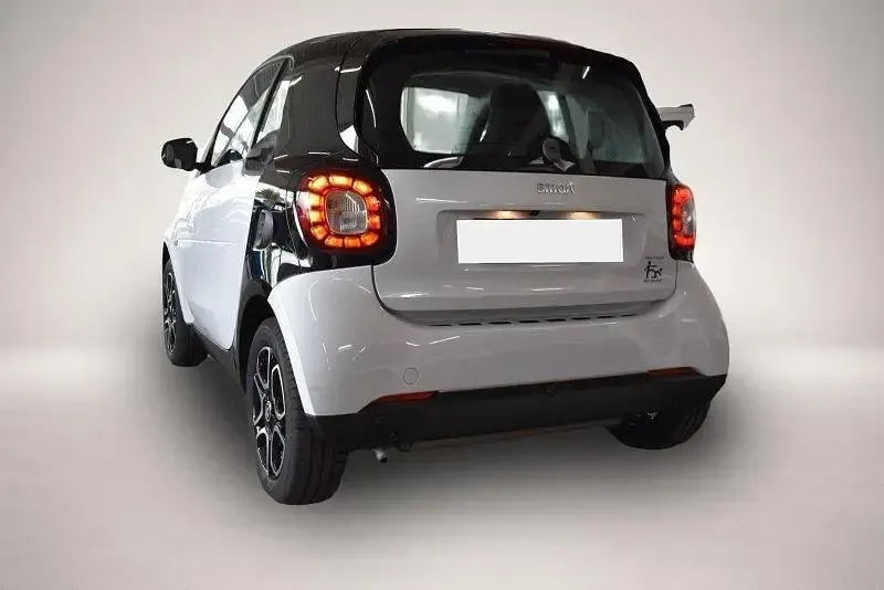 Gebraucht Smart ForTwo Coupé Passion 71 PS (52 kW) 2017 Manufacturer Coupé