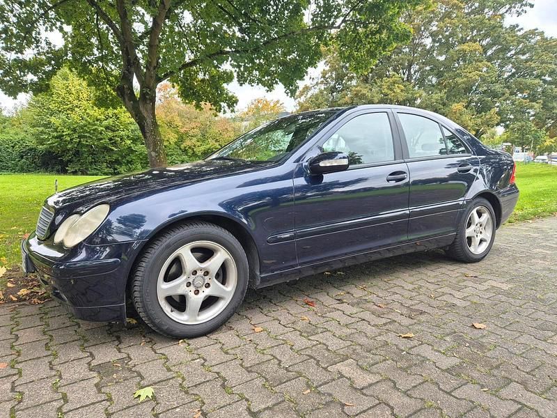 Blau Gebraucht 2003 Mercedes C180 Classic Limousine | 1.500 € (Superpreis) - Bild 1/4