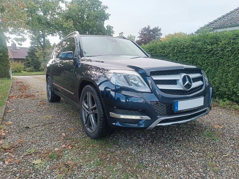 Blau Gebraucht 2013 Mercedes GLK220 SUV | 15.300 € (Fairer Preis) - Bild 1/4