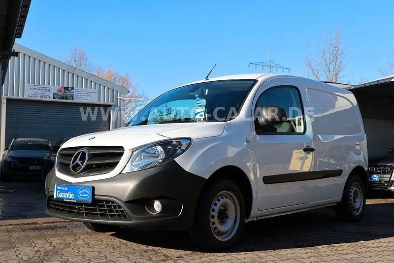 Weiß Gebraucht 2019 Mercedes Citan 108 Van / Kleinbus | 12.699 € (Fairer Preis) - Bild 1/4