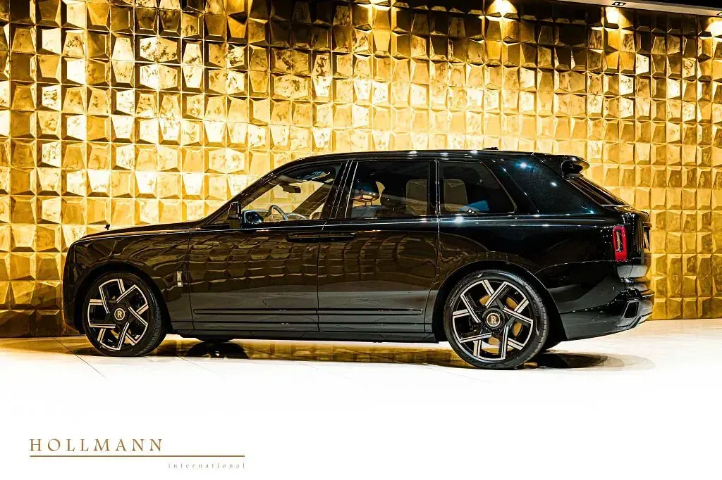 Neu Rolls Royce Cullinan 571 PS (419 kW) 2026 Black diamond SUV