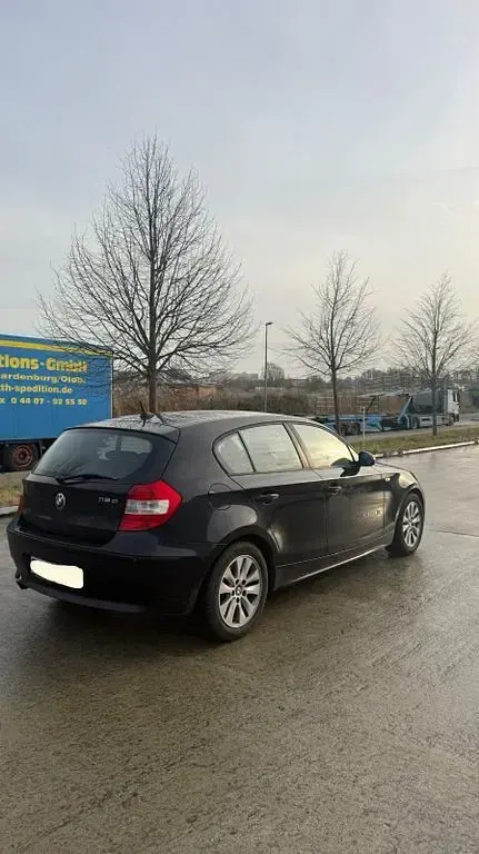 Gebraucht BMW 118 122 PS (89 kW) 2006 Schwarz Kleinwagen