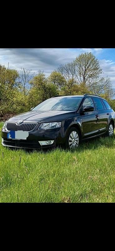 Schwarz Gebraucht 2017 Skoda Octavia Style Kombi | 10.500 € (Superpreis) - Bild 1/4