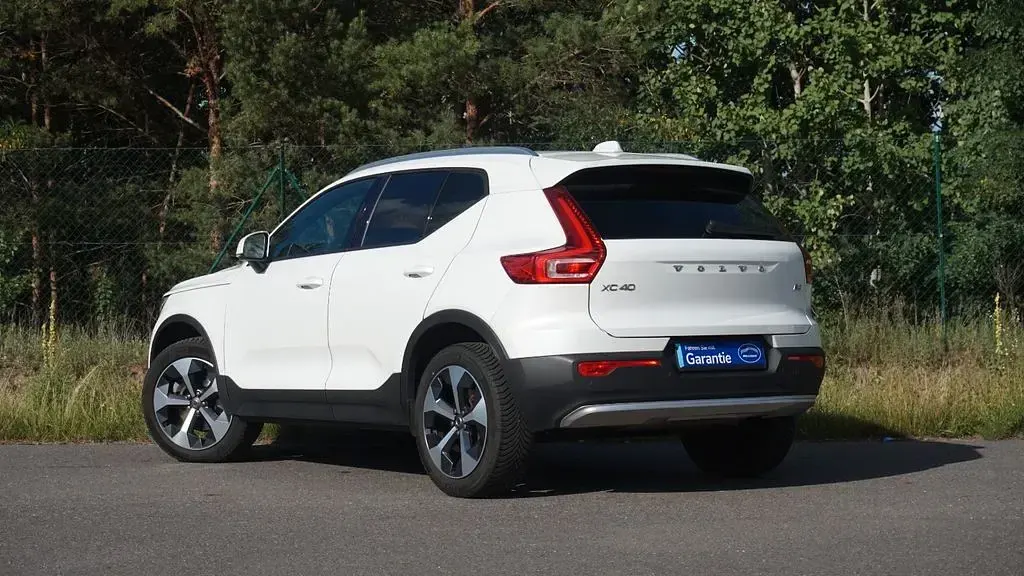 Gebraucht Volvo XC40 Core 163 PS (119 kW) 2024 Weiß SUV