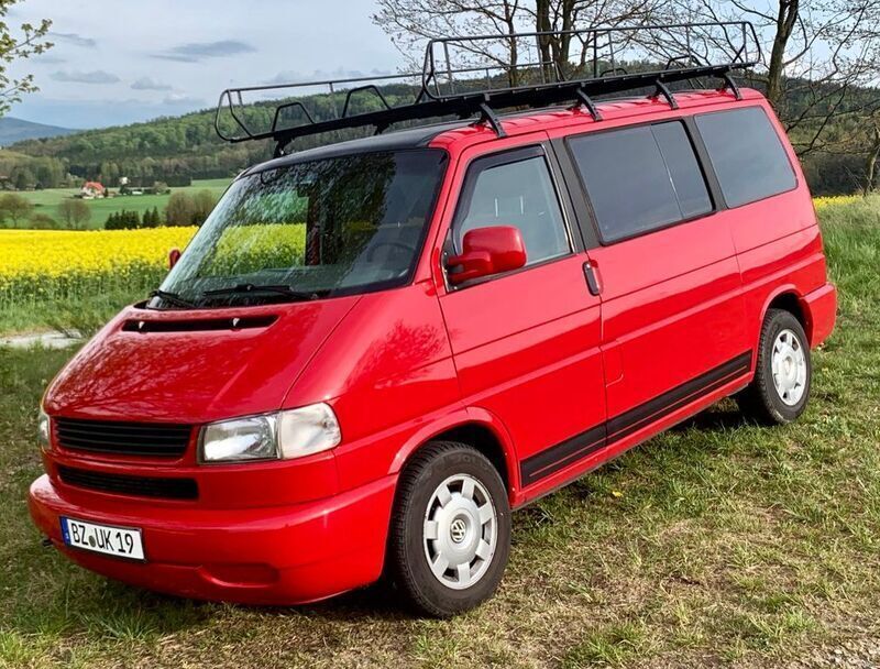 Rot Gebraucht 2019 VW Multivan Van / Kleinbus | 9.600 € - Bild 1/4
