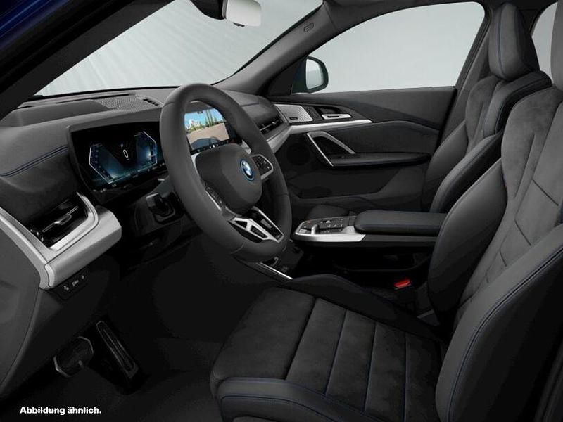 Gebraucht BMW iX2 M Sport 230 kW (313 PS) 2025 Portimao blau metallic SUV