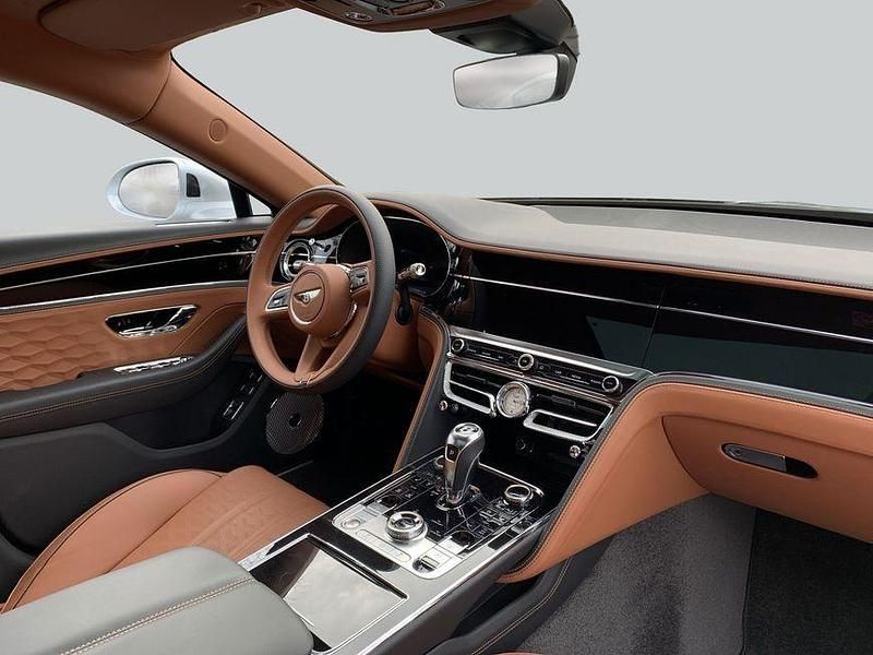 Gebraucht Bentley Flying Spur Mulliner 600 PS (441 kW) 2025 Silber Limousine