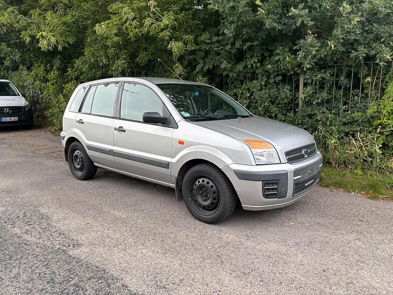 Silber Gebraucht 2005 Ford Fusion Kleinwagen | 1.600 € (Fairer Preis) - Bild 1/4