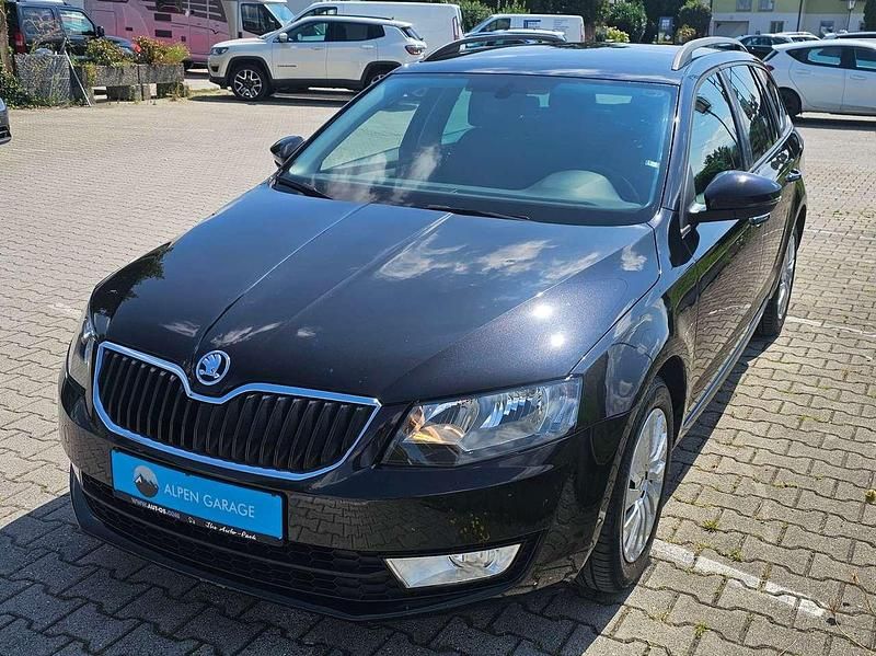 Schwarz Gebraucht 2016 Skoda Octavia Ambition Kombi | 12.900 € (Fairer Preis) - Bild 1/4