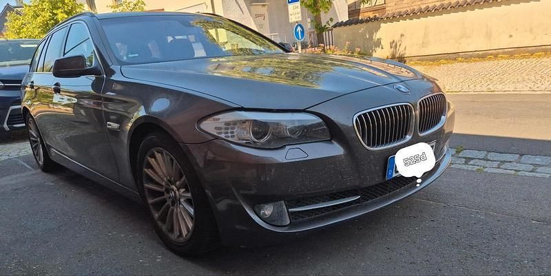 Braun Gebraucht 2011 BMW 525 Kombi | 9.000 € (Superpreis) - Bild 1/4