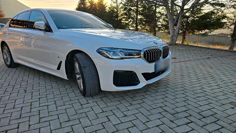 Gebraucht BMW 530e 299 PS (219 kW) 2020 Weiß Limousine