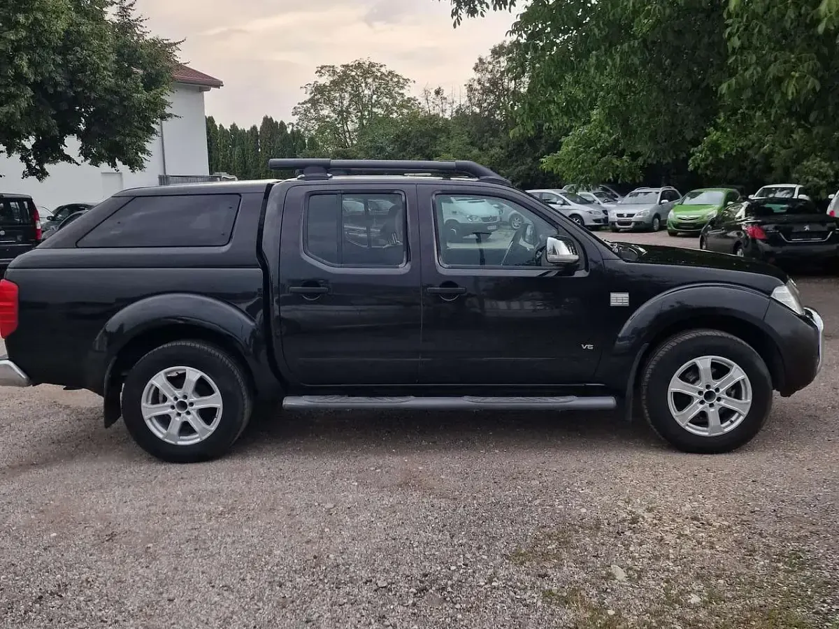Gebraucht Nissan Navara 231 PS (169 kW) 2011 Black (m) Pickup