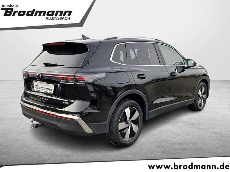 Neu VW Tiguan Elegance 150 PS (110 kW) 2025 Grenadillschwarz metallic SUV