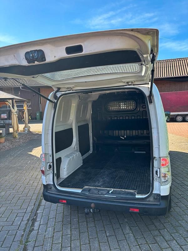 Gebraucht Nissan e-NV200 58 kW (80 PS) 2017 Weiß Van / Kleinbus